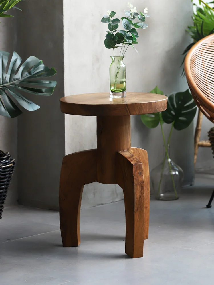 Table basse ronde. Une petite  - Coffee Tea Near avis et prix