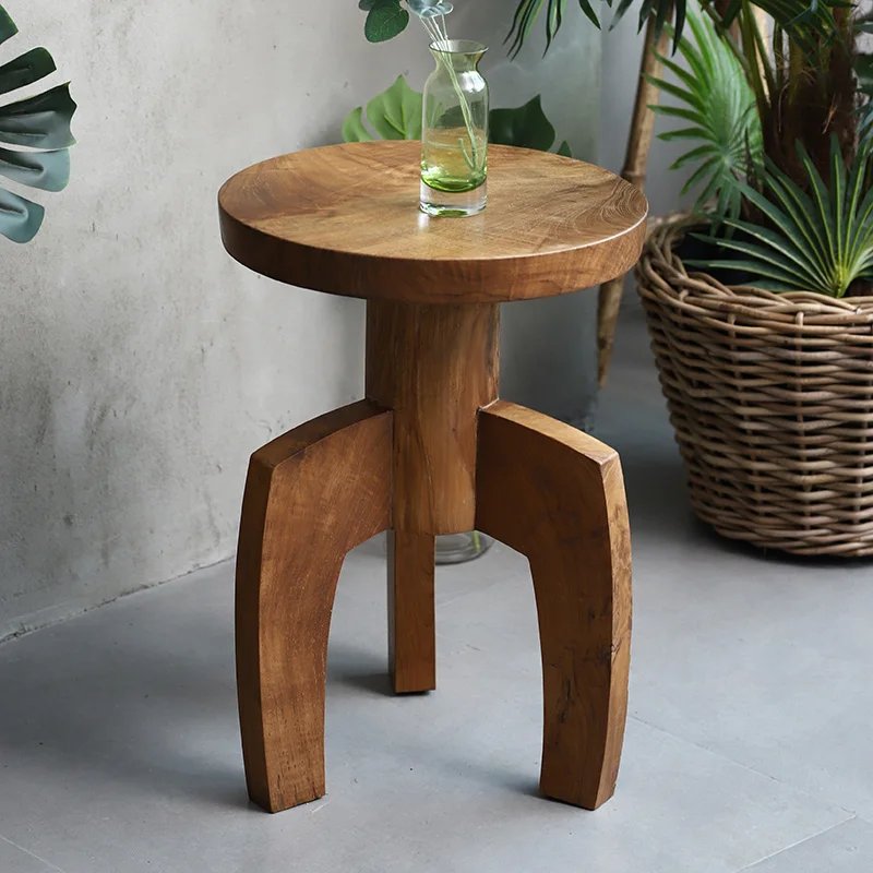 Table basse ronde. Une petite  - Coffee Tea Near avis et prix