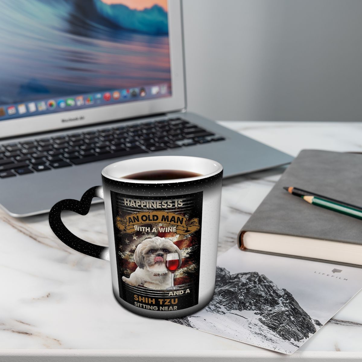 Le bonheur est un vieil homme  - Coffee Tea Near avis et prix